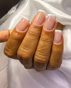 Trabalho de unhas realizado no Studio Simone Laurentina