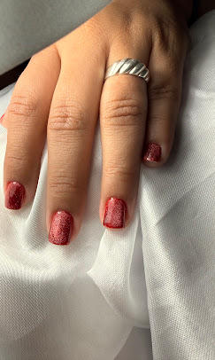 Trabalho de unhas realizado no Studio Simone Laurentina
