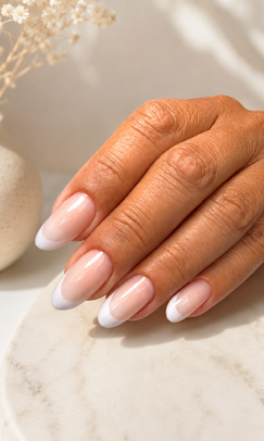 Trabalho de unhas realizado no Studio Simone Laurentina