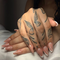 Trabalho de unhas realizado no Studio Simone Laurentina