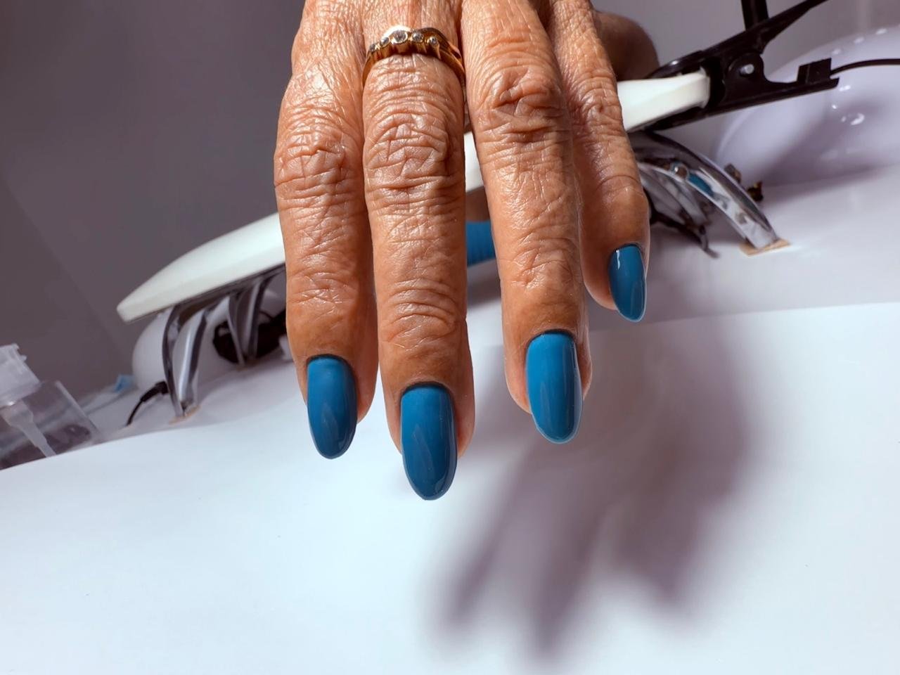 Trabalho de unhas realizado no Studio Simone Laurentina